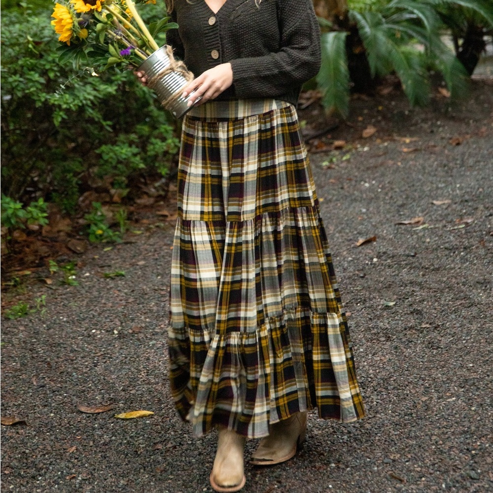 NATURAL LIFE Hanna Maxi Skirt Black Tan Plaid
